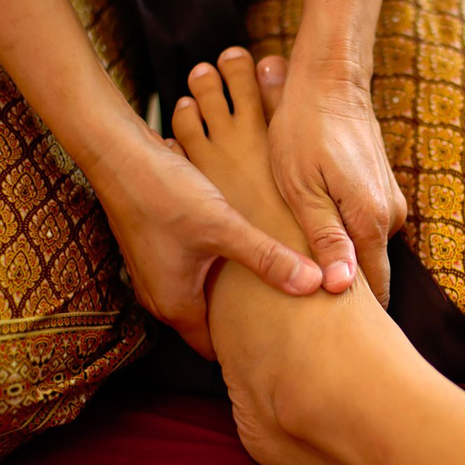 massage des pieds 1 GONG Paris | Massage Thaï Authentique | Tour-Eiffel | 75015
